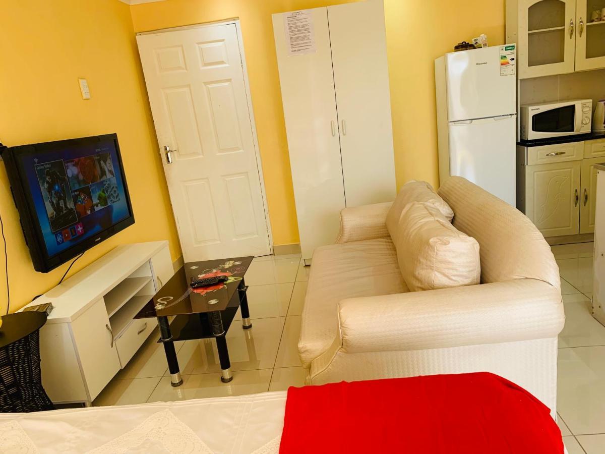 Mowetu Guest House 케이프타운 외부 사진